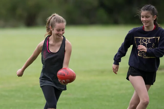 DWSC-Falcons---Youth-Footy